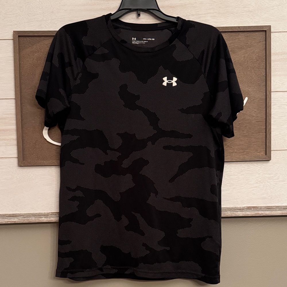 Under Armour Black and Gray Camo Kids Tee